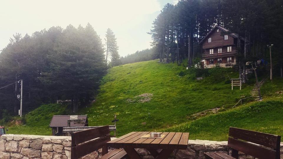 מוסטר Hotel Snjezna Kuca - Nature Park Of Bosnia Herzegovina מראה חיצוני תמונה